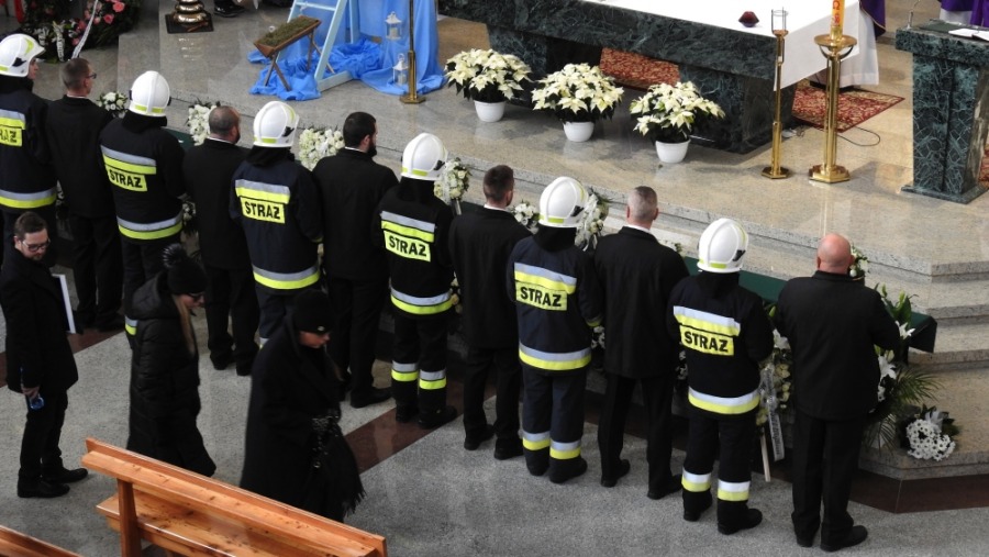Tłumy na pogrzebie ofiar wybuchu gazu w Szczyrku ZDJĘCIA