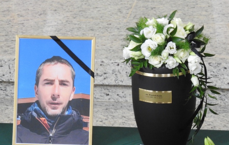 Tłumy na pogrzebie ofiar wybuchu gazu w Szczyrku ZDJĘCIA
