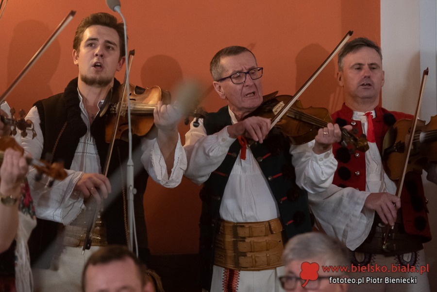 Bóg narodził się dziś w Straconce. Góralska Pasterka ZDJĘCIA
