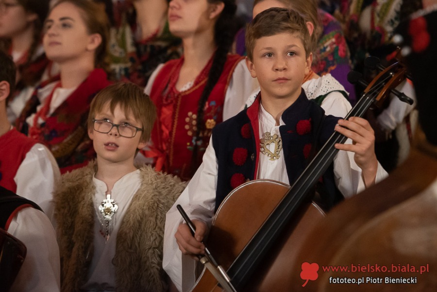 Bóg narodził się dziś w Straconce. Góralska Pasterka ZDJĘCIA