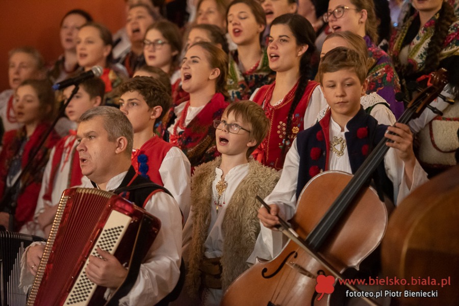 Bóg narodził się dziś w Straconce. Góralska Pasterka ZDJĘCIA