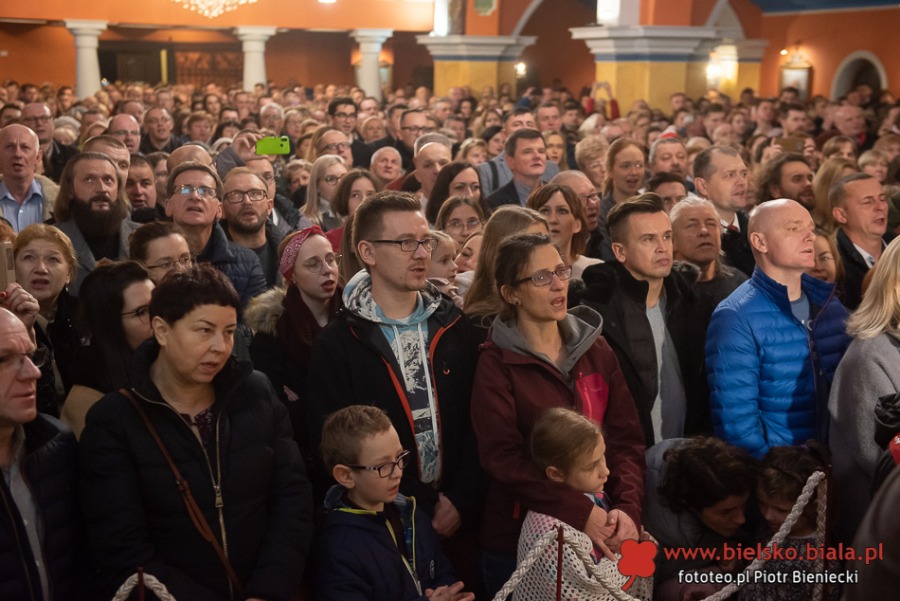 Bóg narodził się dziś w Straconce. Góralska Pasterka ZDJĘCIA