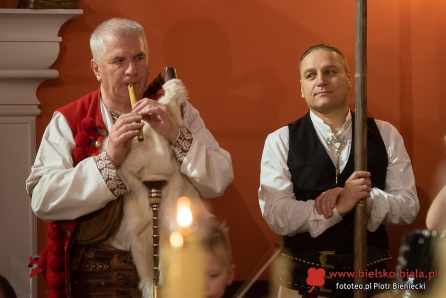 Bóg narodził się dziś w Straconce. Góralska Pasterka ZDJĘCIA
