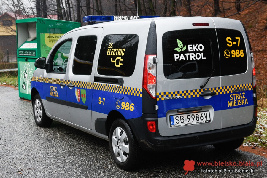 Dron znów kontroluje. Rośnie liczba skarg na kopcących sąsiadów ZDJĘCIA