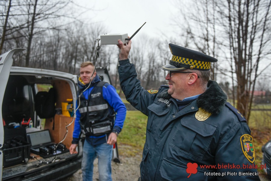 Dron znów kontroluje. Rośnie liczba skarg na kopcących sąsiadów ZDJĘCIA