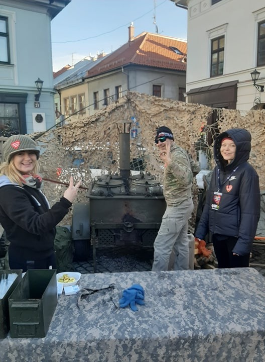 Co nas czeka dziś na Rynku? Telefoniczna licytacja złotego serduszka! - foto