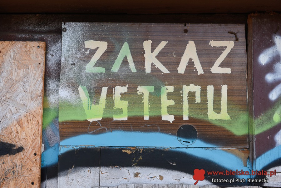 Połamane szlabany. Obraz nędzy i rozpaczy na trasie do Cieszyna ZDJĘCIA