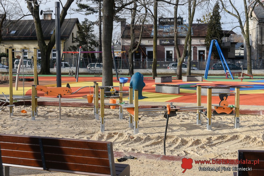 Park zmienił się nie do poznania. Kontrowersyjna inwestycja w centrum ZDJĘCIA
