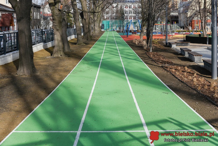 Park zmienił się nie do poznania. Kontrowersyjna inwestycja w centrum ZDJĘCIA