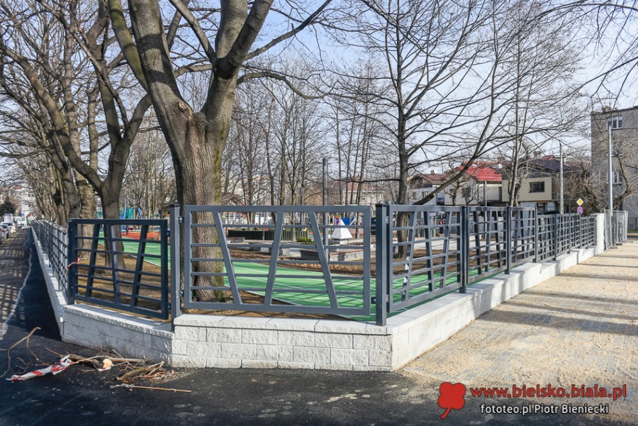 Park zmienił się nie do poznania. Kontrowersyjna inwestycja w centrum ZDJĘCIA