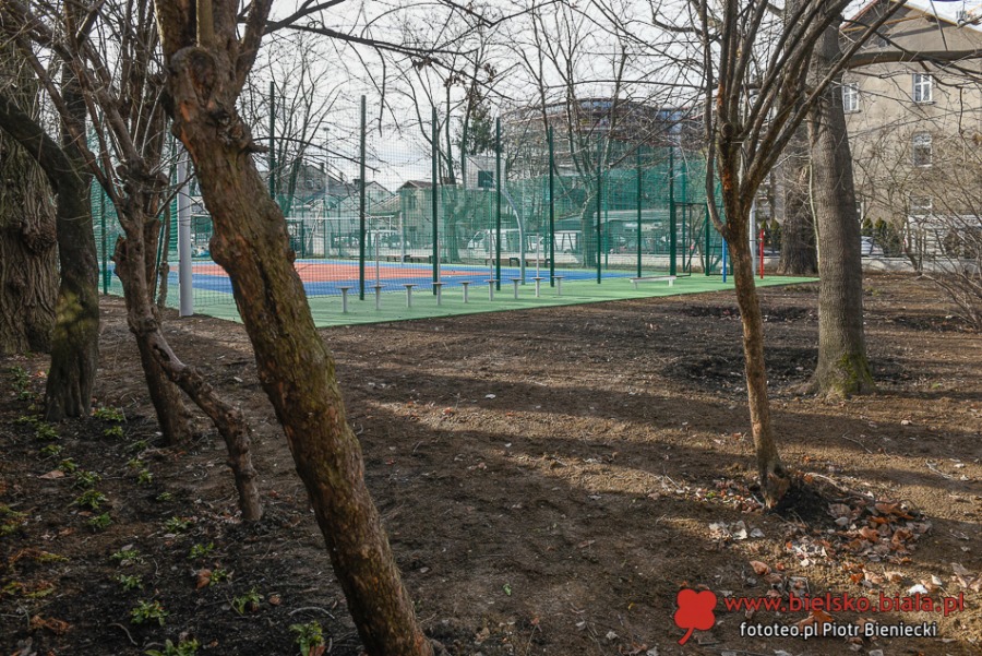 Park zmienił się nie do poznania. Kontrowersyjna inwestycja w centrum ZDJĘCIA