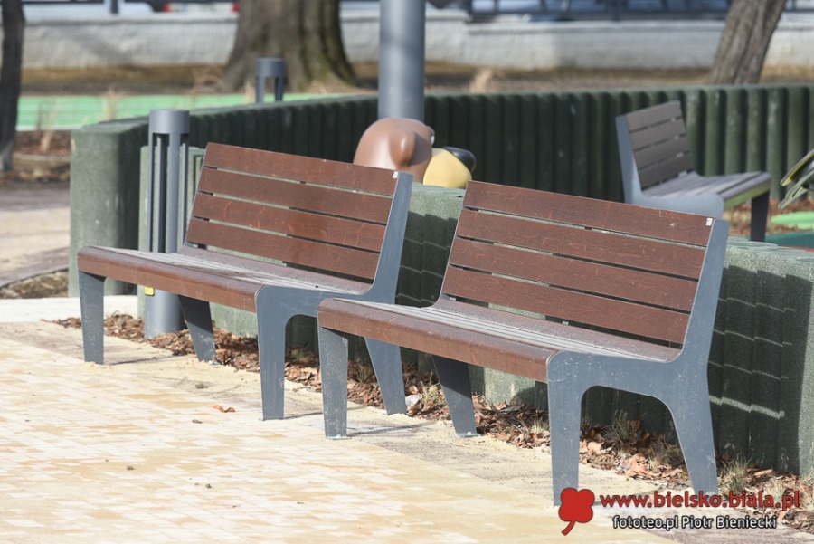 Park zmienił się nie do poznania. Kontrowersyjna inwestycja w centrum ZDJĘCIA