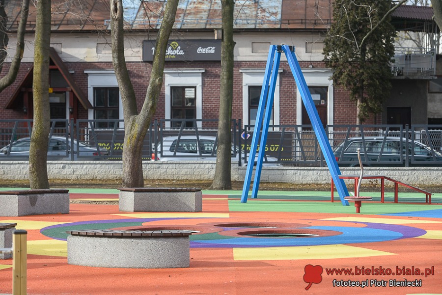 Park zmienił się nie do poznania. Kontrowersyjna inwestycja w centrum ZDJĘCIA