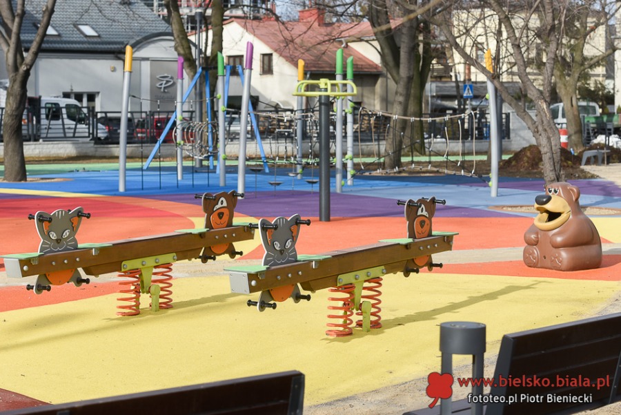 Park zmienił się nie do poznania. Kontrowersyjna inwestycja w centrum ZDJĘCIA