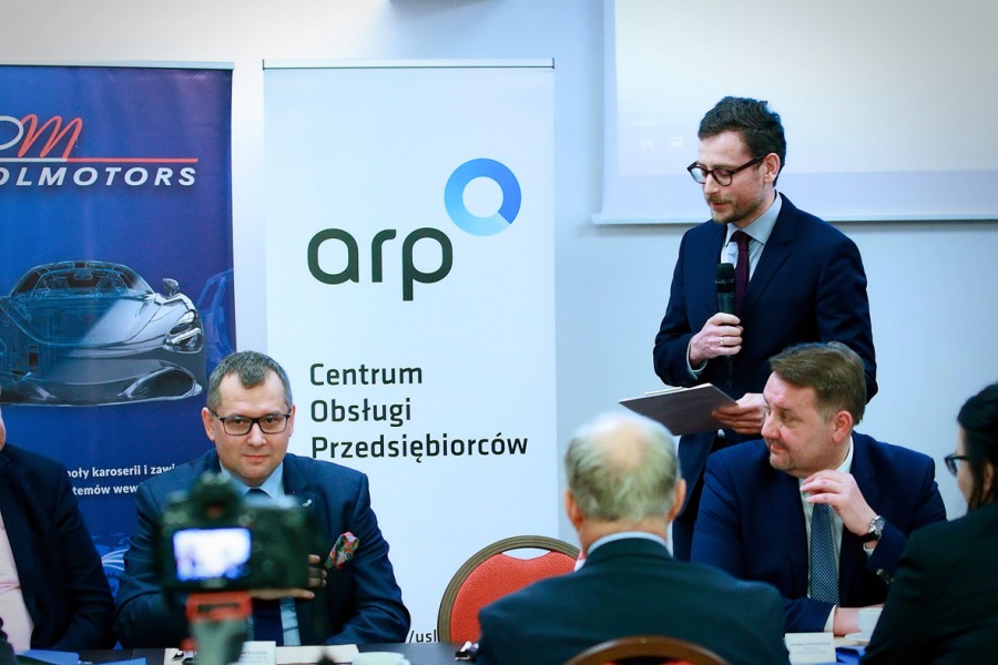 Znani przedsiębiorcy i politycy na śniadaniu w hotelu. Przy kawie o biznesie - foto
