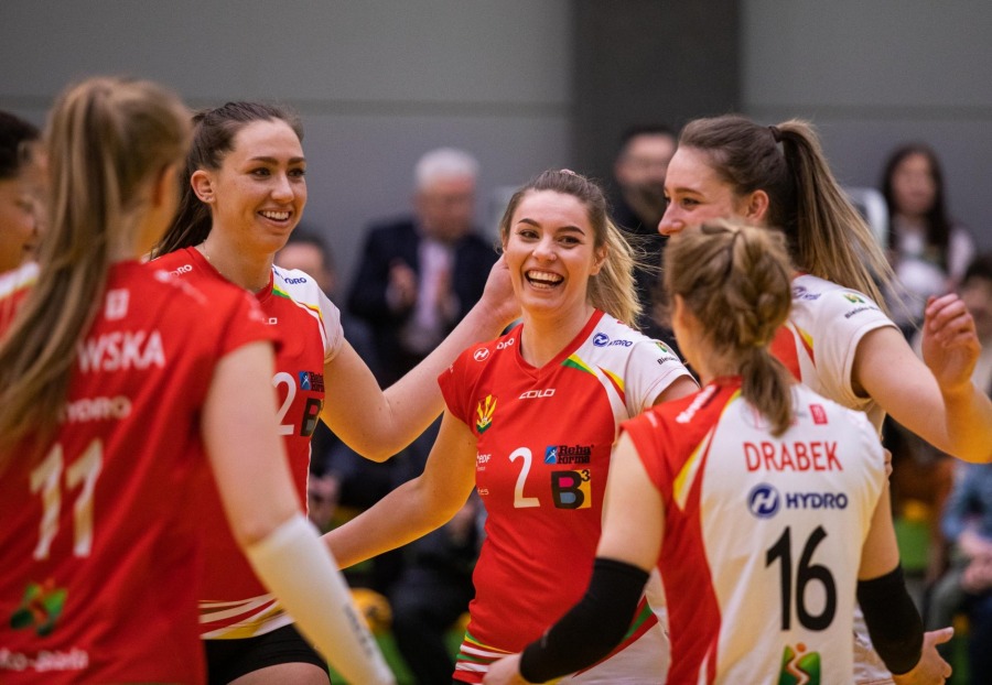 Nowa hala sportowa w Bielsku-Białej. Rozkładana widownia dla stu osób - foto
