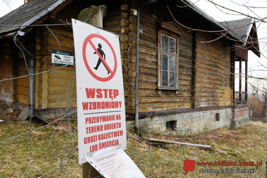 Duma Lipnika zabita deskami. Wejście grozi śmiercią lub kalectwem ZDJĘCIA