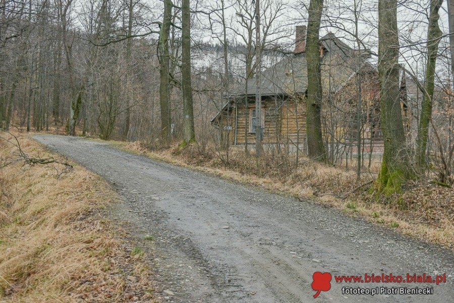 Duma Lipnika zabita deskami. Wejście grozi śmiercią lub kalectwem ZDJĘCIA