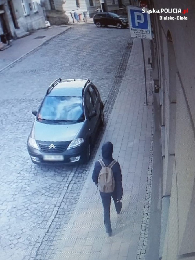 Napadł na ulicy na kobietę. Dotykał ją w miejsca intymne ZDJĘCIA