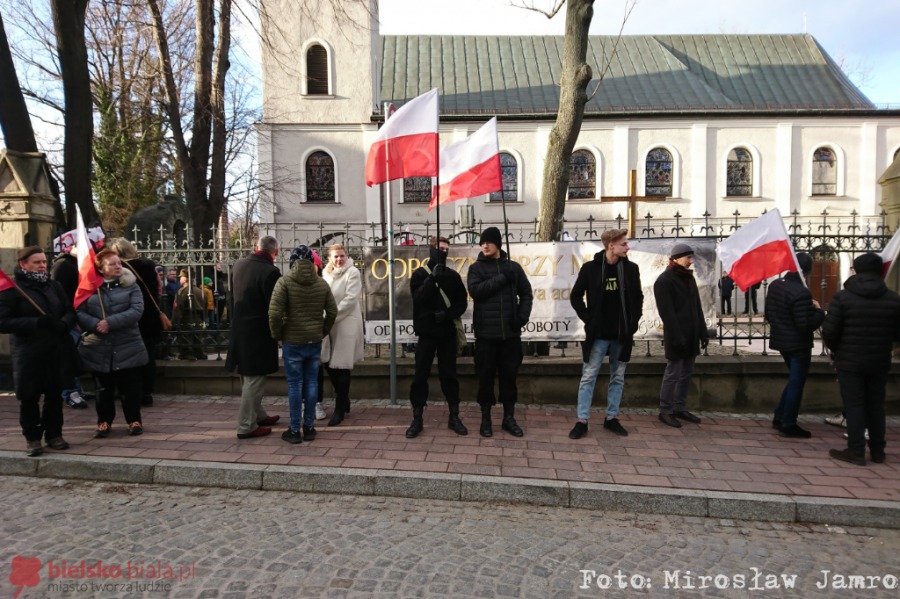 Oddali hołd polskim bohaterom. Znanych postaci zabrakło - foto i film