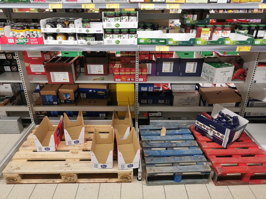 W sklepach strach przed koronawirusem. Większe zakupy na zapas - foto