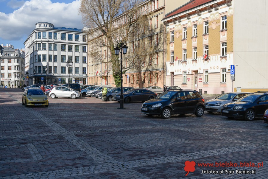 Bielsko-Biała w czasach epidemii. Opustoszałe ulice i place ZDJĘCIA