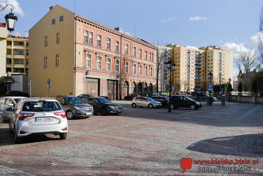 Bielsko-Biała w czasach epidemii. Opustoszałe ulice i place ZDJĘCIA