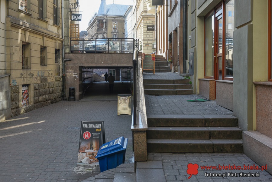Bielsko-Biała w czasach epidemii. Opustoszałe ulice i place ZDJĘCIA