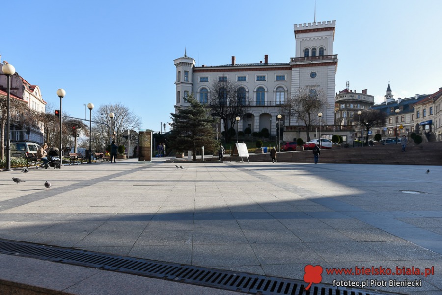 Bielsko-Biała w czasach epidemii. Opustoszałe ulice i place ZDJĘCIA