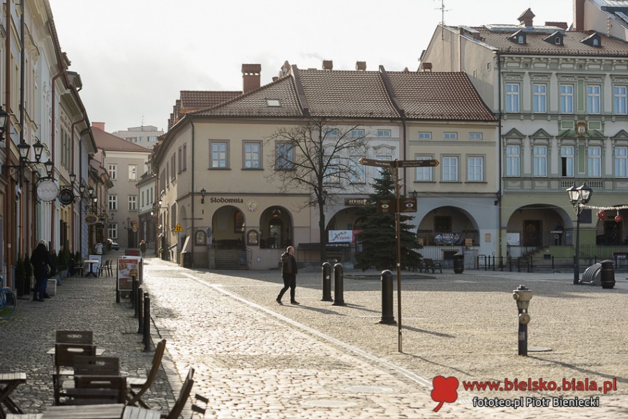 Bielsko-Biała w czasach epidemii. Opustoszałe ulice i place ZDJĘCIA