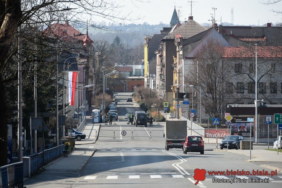 Kontrola temperatury osób na granicy. Kierowcy tirów bez kwarantanny - foto