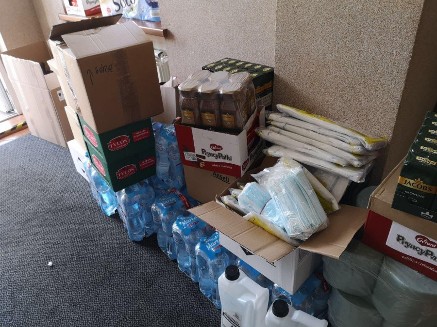 Dar kibiców BKS dla bielskich ratowników medycznych - foto