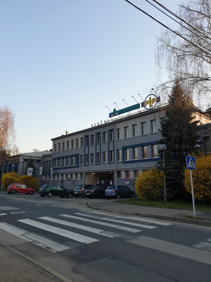 Nieźle radzą sobie z epidemią. Na razie nie przewidują redukcji zatrudnienia