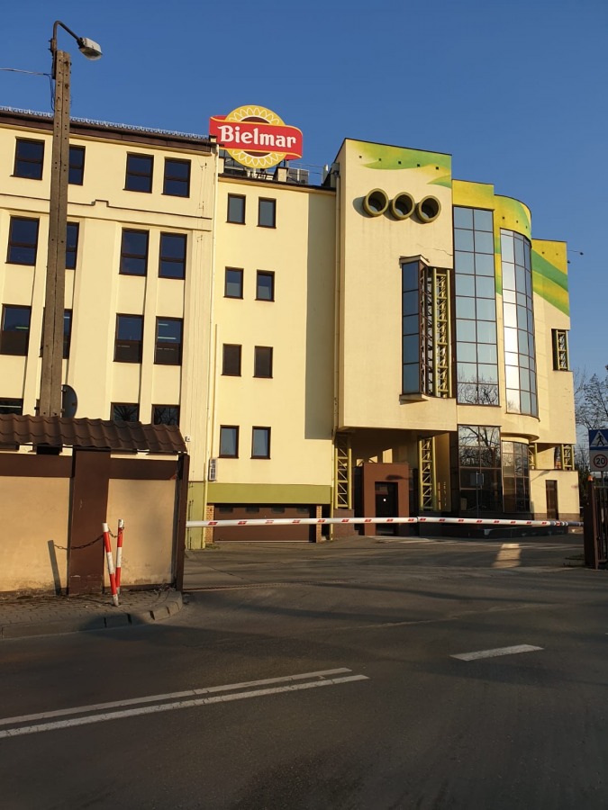 Nieźle radzą sobie z epidemią. Na razie nie przewidują redukcji zatrudnienia