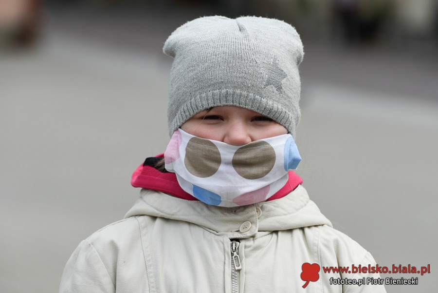 Maseczka nie musi być nudna. Hit modowy sezonu wiosennego ZDJĘCIA