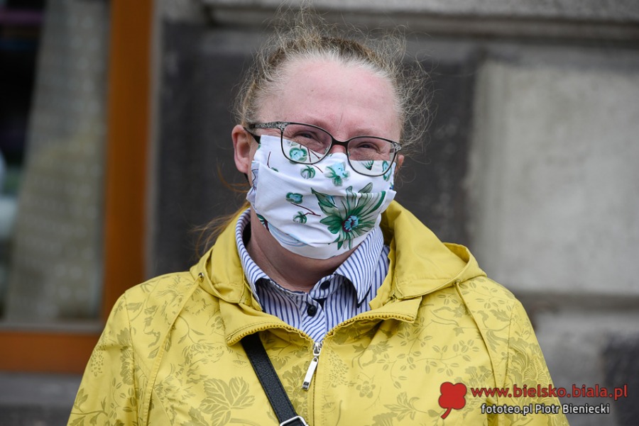 Maseczka nie musi być nudna. Hit modowy sezonu wiosennego ZDJĘCIA