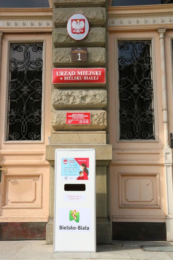 Nie masz jeszcze maseczki? Dostaniesz ją na placu Ratuszowym  - foto