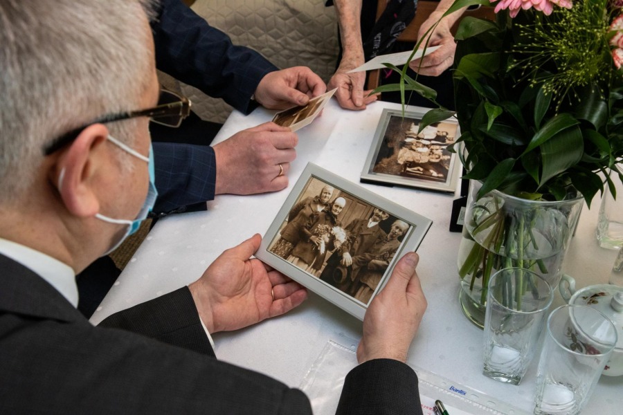 Została okradziona, gdy miała 99 lat. Teraz szczęśliwa obchodzi setne urodziny - foto