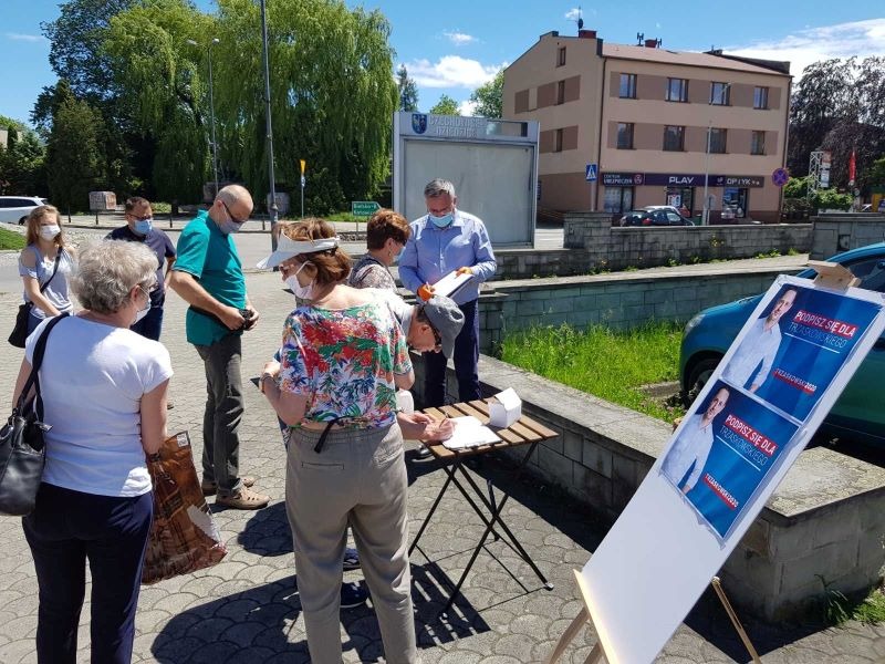 Rekordowa zbiórka podpisów dla Rafała Trzaskowskiego w Bielsku-Białej - foto