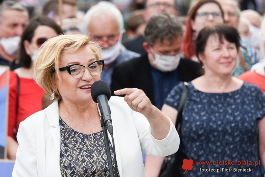 Trzaskowski porywa! Takich tłumów dawno nikt tu nie widział ZDJĘCIA