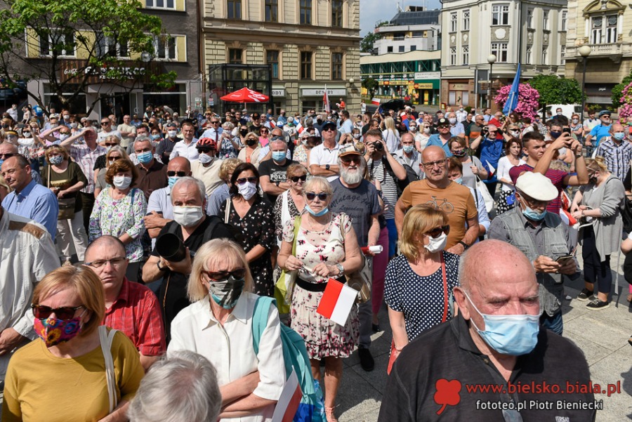Trzaskowski porywa! Takich tłumów dawno nikt tu nie widział ZDJĘCIA