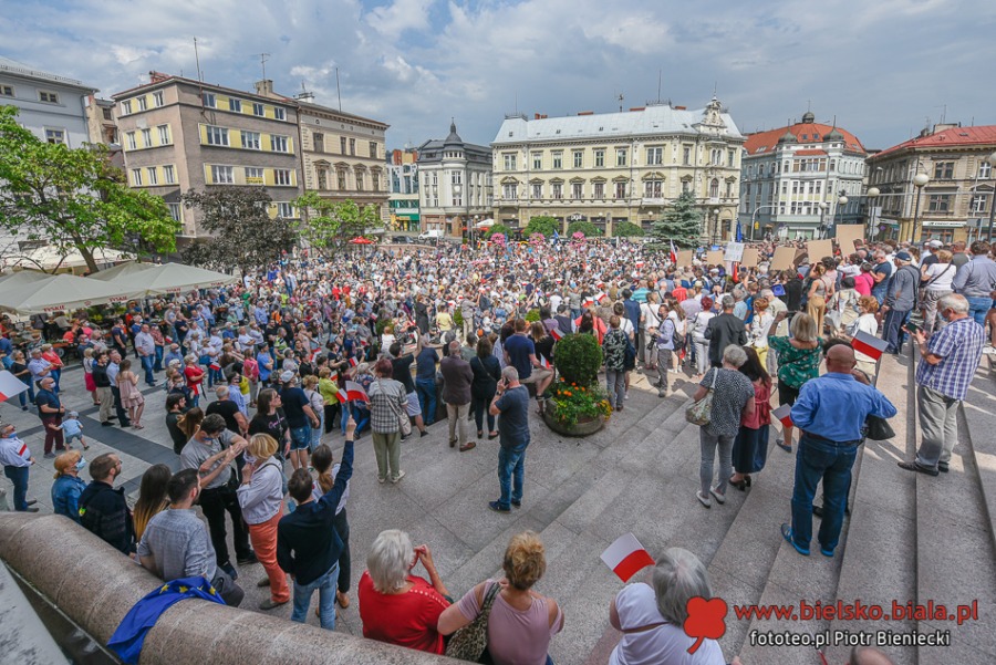 Trzaskowski porywa! Takich tłumów dawno nikt tu nie widział ZDJĘCIA