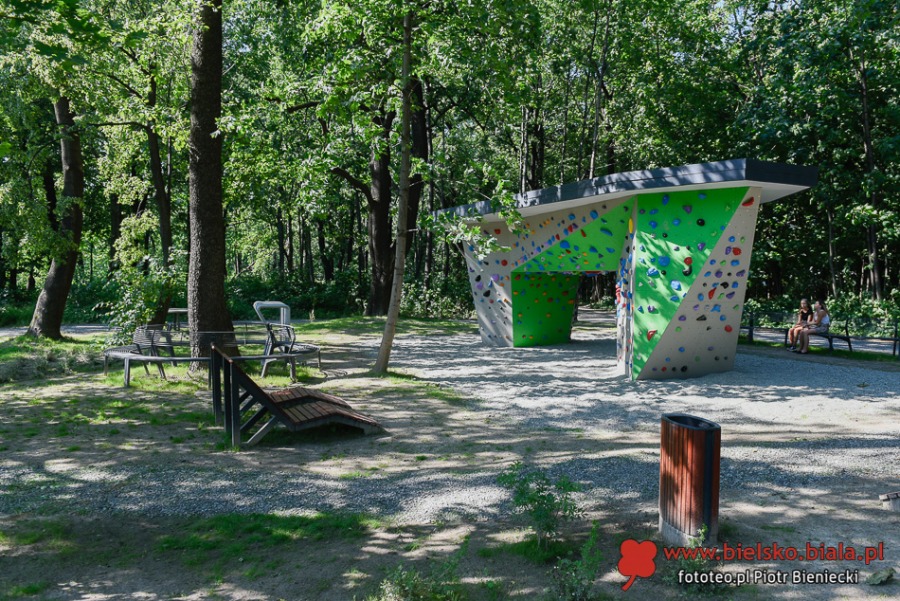 Plaża miejska czeka na gości. Mimo upału tłumów nie ma ZDJĘCIA