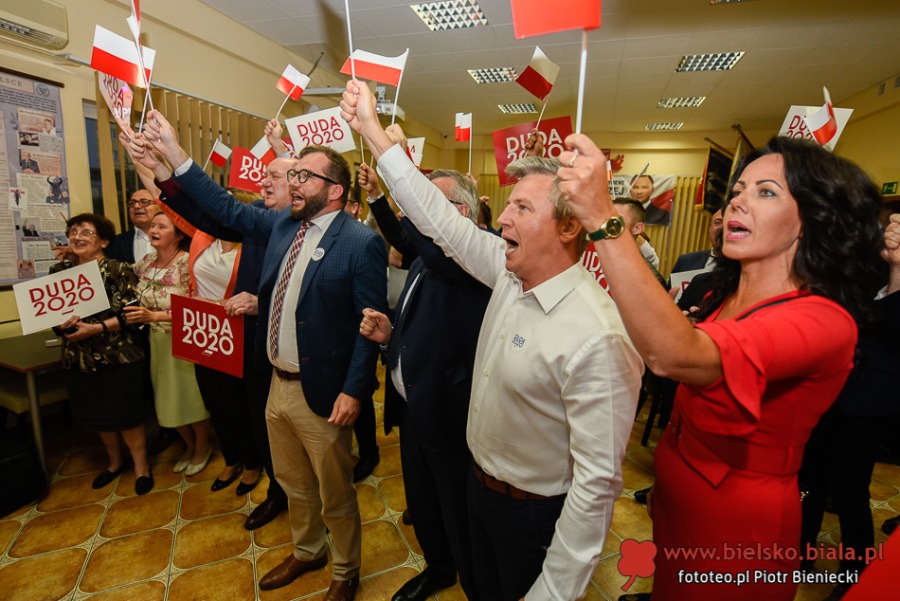 Rafał Trzaskowski wygrał w Bielsku-Białej. Radość i smutek w sztabach ZDJĘCIA