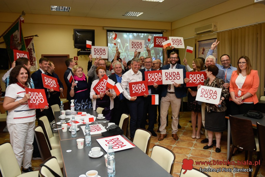 Rafał Trzaskowski wygrał w Bielsku-Białej. Radość i smutek w sztabach ZDJĘCIA
