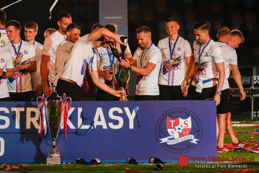 Bielska twierdza upadła na finiszu. Radość z powrotu do elity ZDJĘCIA