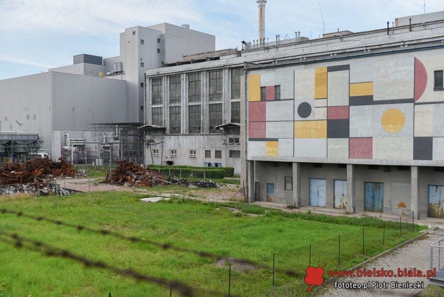 Znika ogromny gmach w centrum Bielska-Białej. Krajobraz jak po wojnie ZDJĘCIA