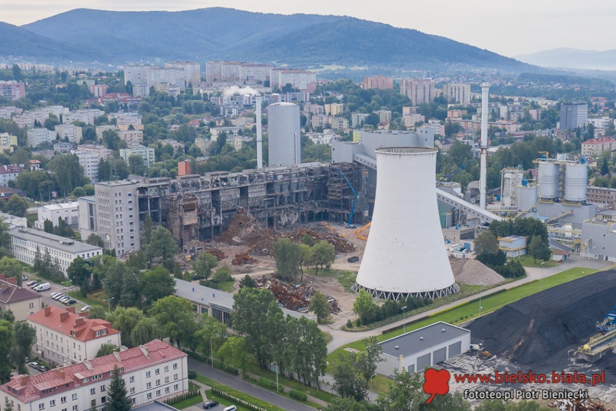Znika ogromny gmach w centrum Bielska-Białej. Krajobraz jak po wojnie ZDJĘCIA