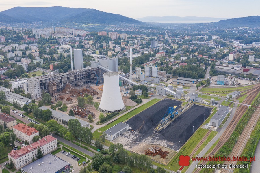 Znika ogromny gmach w centrum Bielska-Białej. Krajobraz jak po wojnie ZDJĘCIA