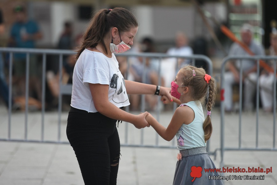 Powrót koncertów na Rynek. Ogródki piwne pełne słuchaczy ZDJĘCIA